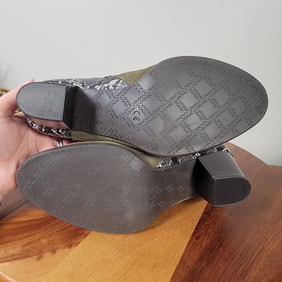 Vionic Naomi Snakeskin Olive Suede Ankle Boots Size 8 Green - Picture 10 of 14